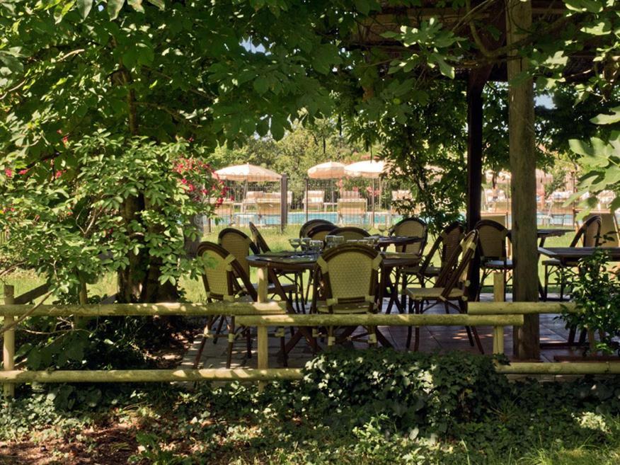 Hotel-Restaurant Le Moulin De La Camandoule فايانس المظهر الخارجي الصورة