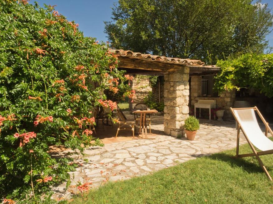Hotel-Restaurant Le Moulin De La Camandoule فايانس المظهر الخارجي الصورة