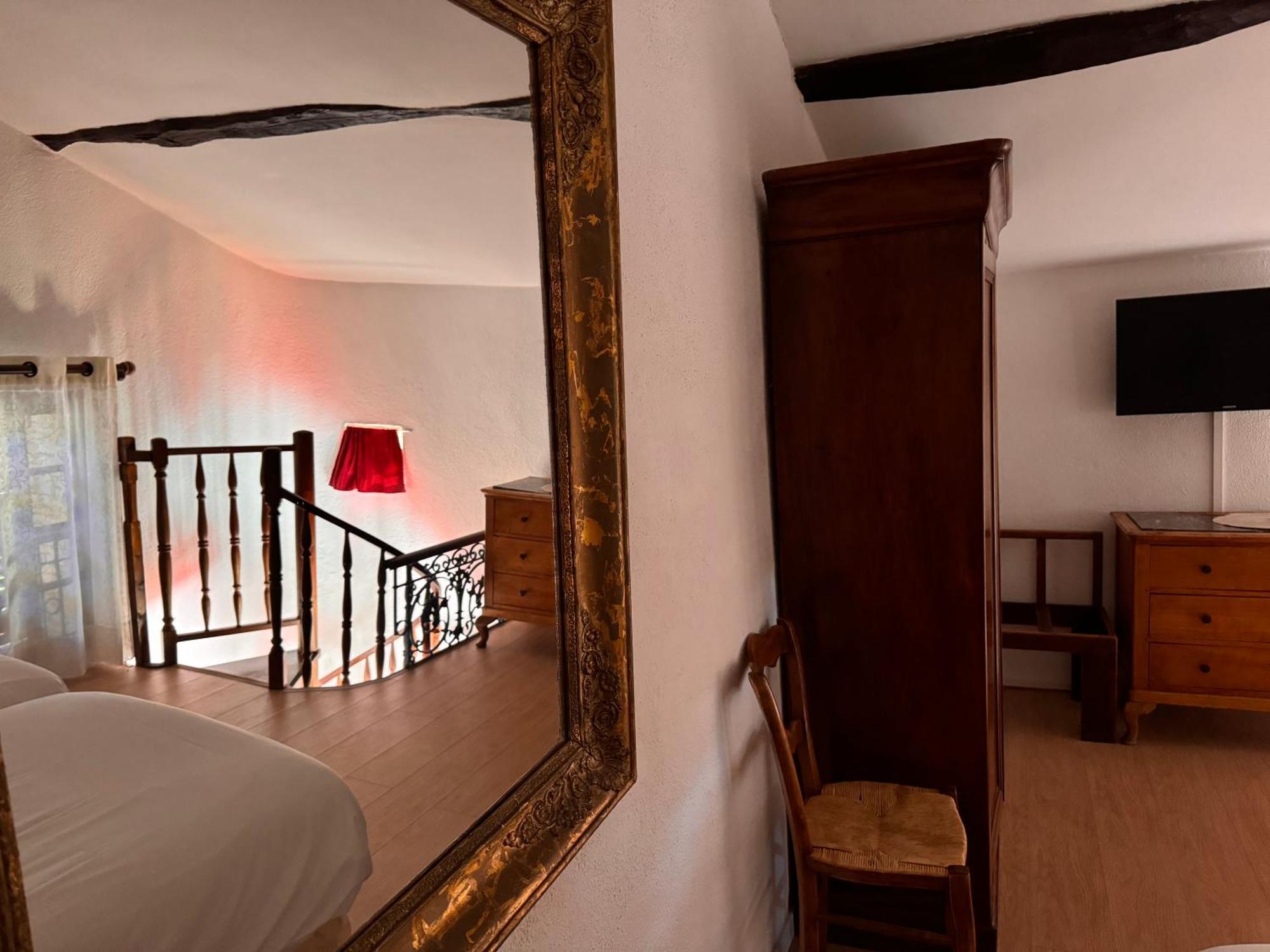 Hotel-Restaurant Le Moulin De La Camandoule فايانس المظهر الخارجي الصورة