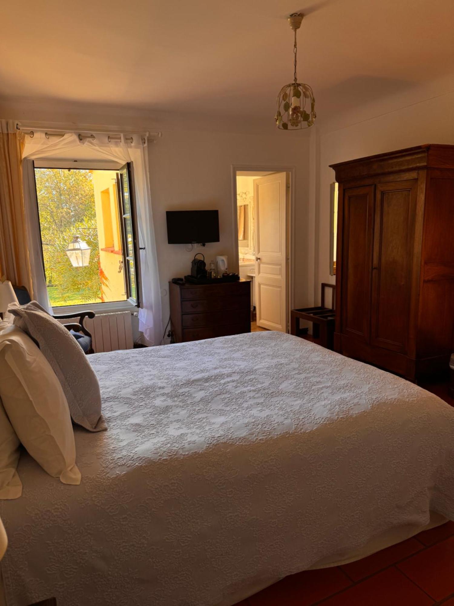 Hotel-Restaurant Le Moulin De La Camandoule فايانس المظهر الخارجي الصورة
