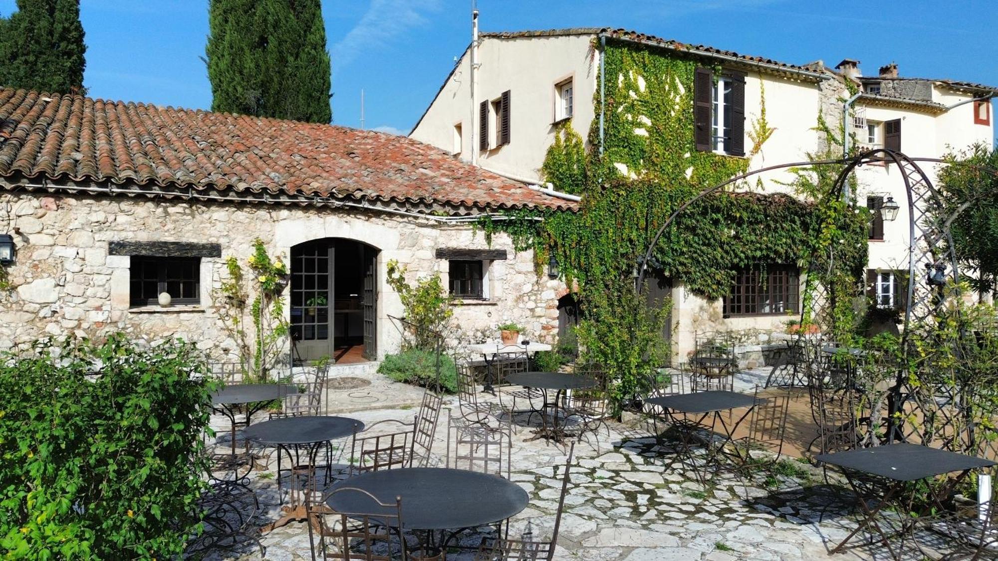 Hotel-Restaurant Le Moulin De La Camandoule فايانس المظهر الخارجي الصورة
