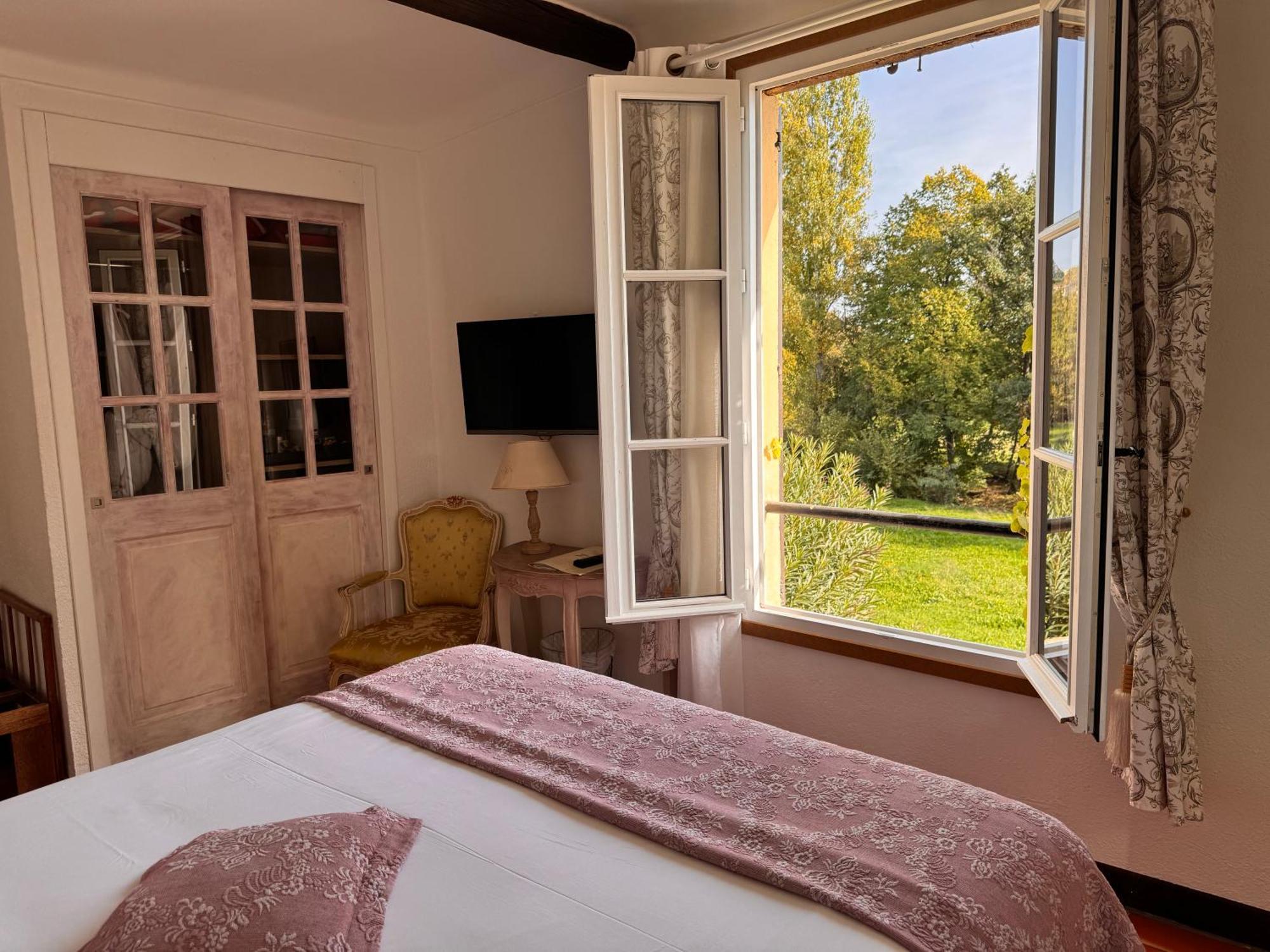 Hotel-Restaurant Le Moulin De La Camandoule فايانس المظهر الخارجي الصورة